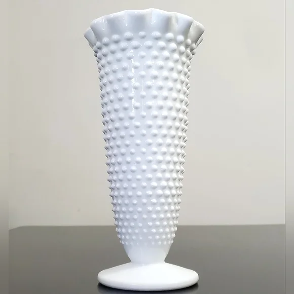 Vntg Fenton For L.E. Smith Hobnail White Milk Glass 8 3 /4" Crimped Edge Vase - Picture 14 of 14